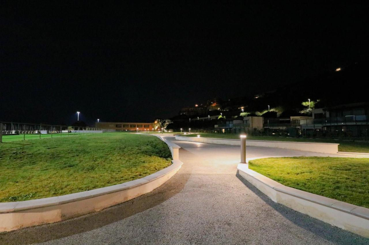 Apartament [Luxury 9A] - Porto - Piscina - Jacuzzi Santo Stefano al Mare Zewnętrze zdjęcie